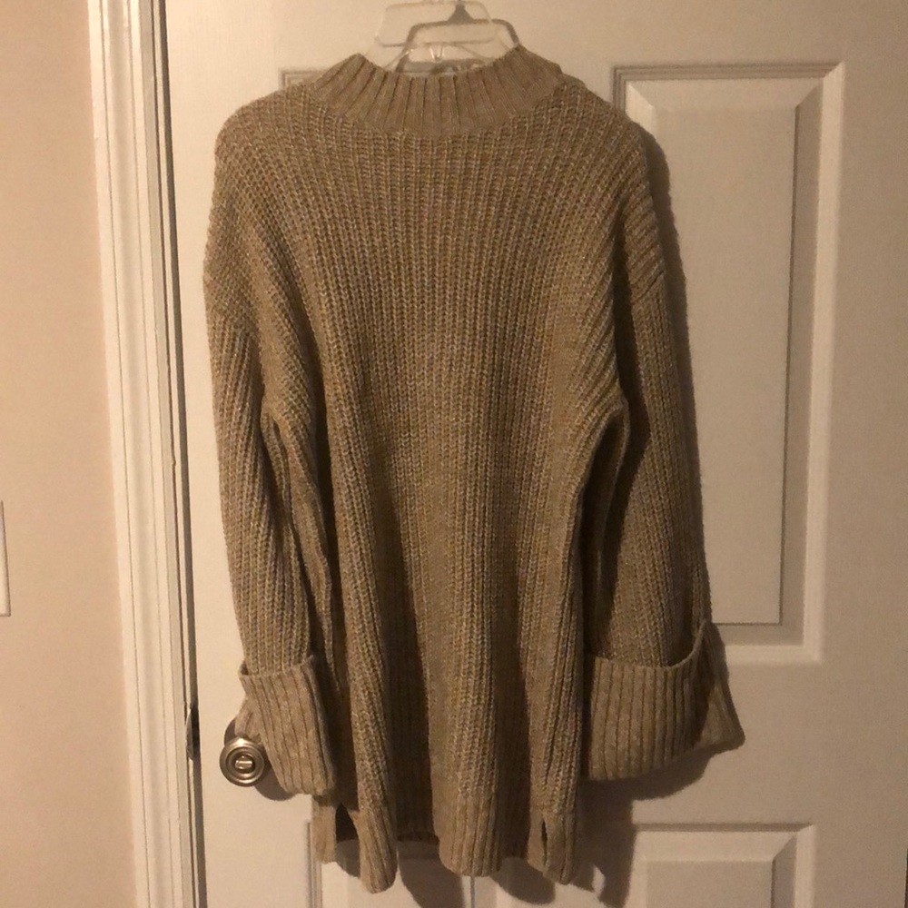 Ingrid and Isabel sweater brand new with tags.